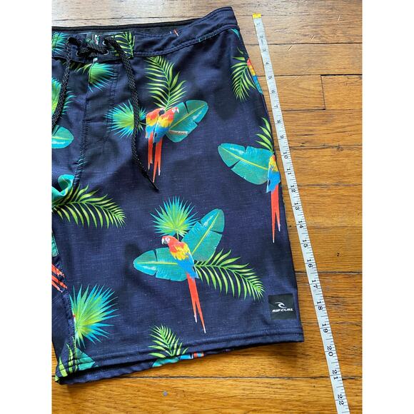 RIPCURL Mirage Navy Tropical Floral Boardshorts sz 34 - Picture 10 of 11